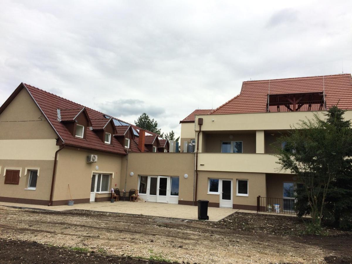 Harmonia Panzio Apartment Bogacs Ngoại thất bức ảnh